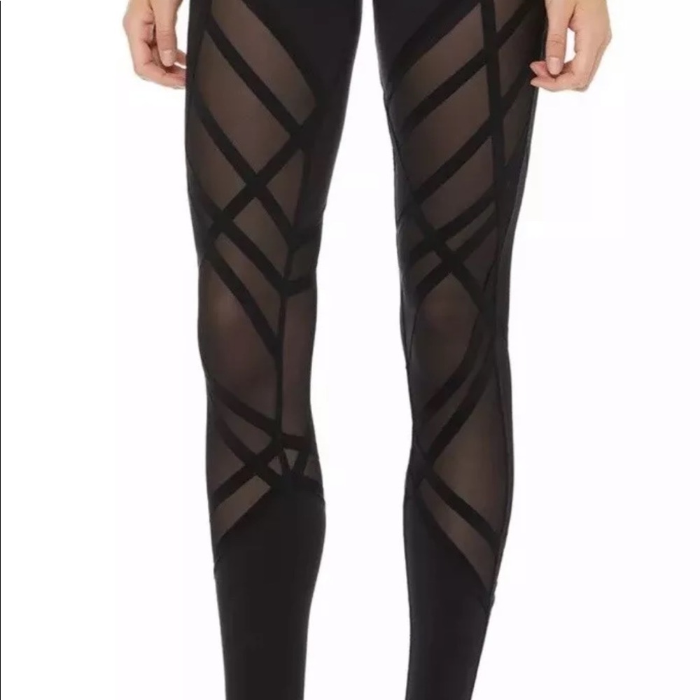 NWT Alo High Waist Stirrup Medium